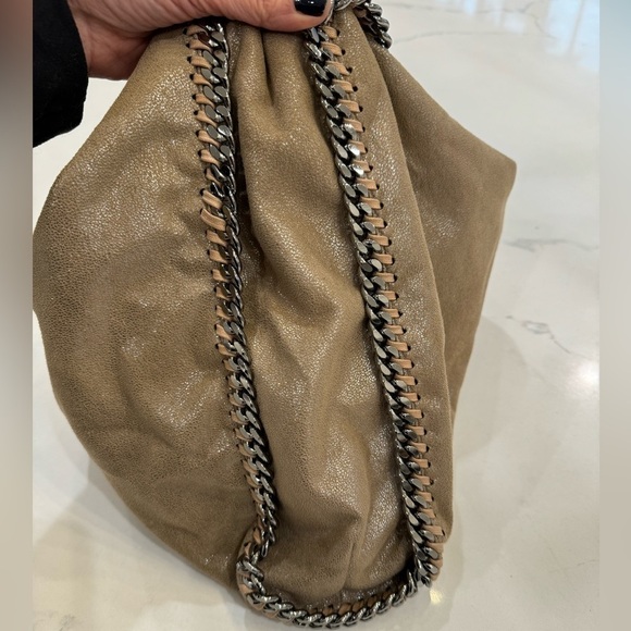 Stella McCartney Falabella Large Vegan Fold Over Tote Shaggy Deer metallic tan - Picture 8 of 15